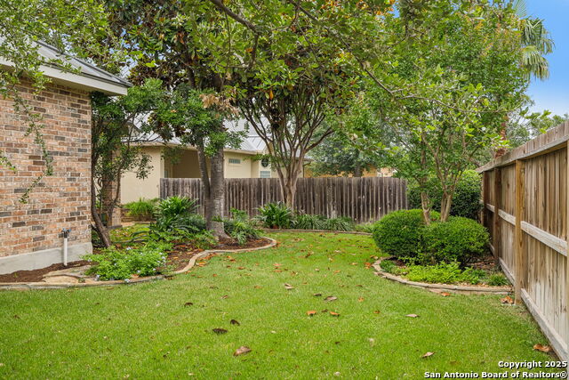 Listing photo id 101 for 126 Calais Way