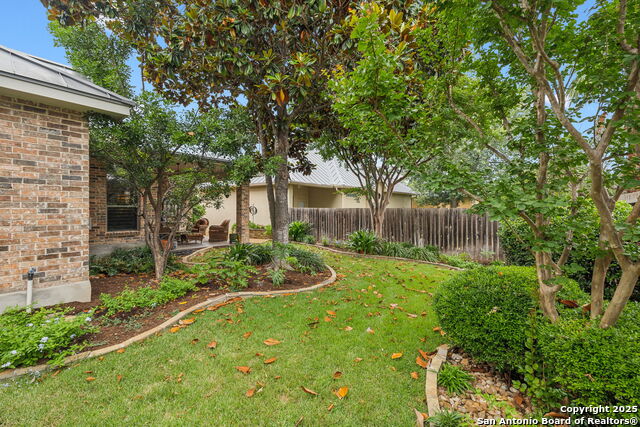 Listing photo id 103 for 126 Calais Way