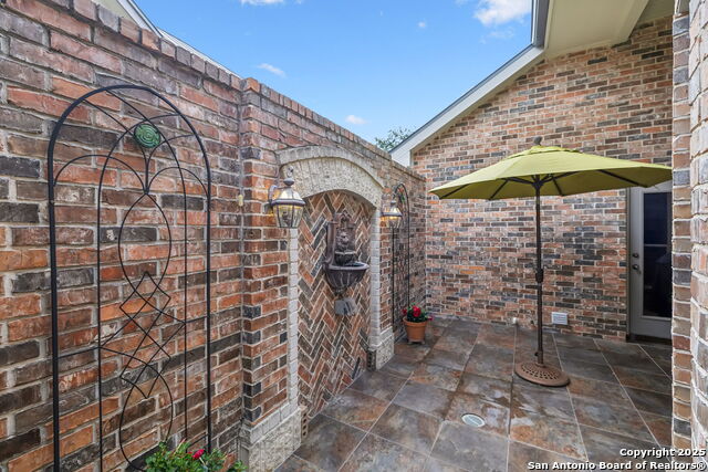 Listing photo id 108 for 126 Calais Way