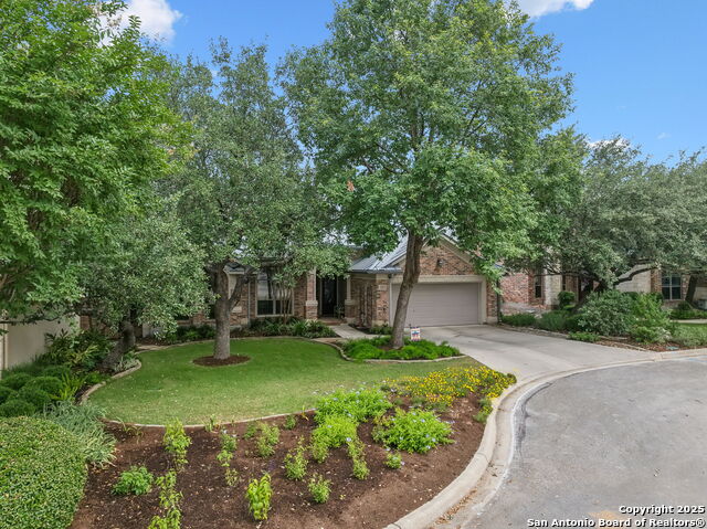 Listing photo id 111 for 126 Calais Way
