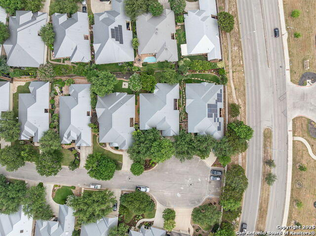 Listing photo id 113 for 126 Calais Way