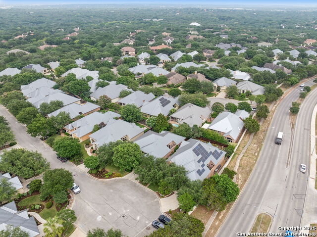 Listing photo id 114 for 126 Calais Way