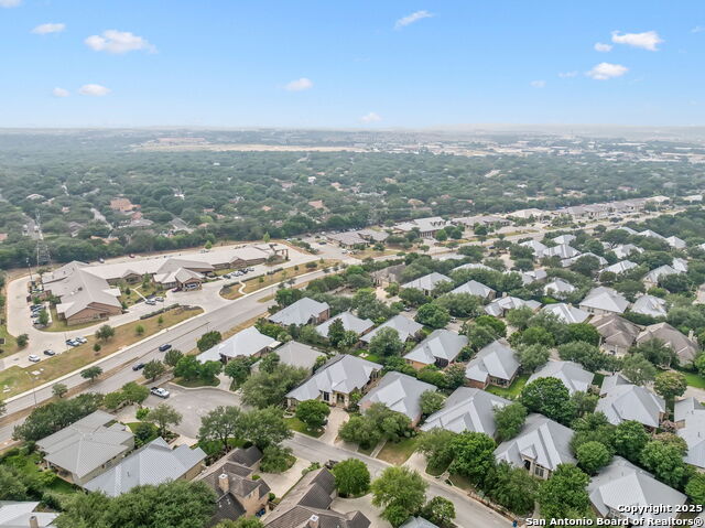 Listing photo id 121 for 126 Calais Way