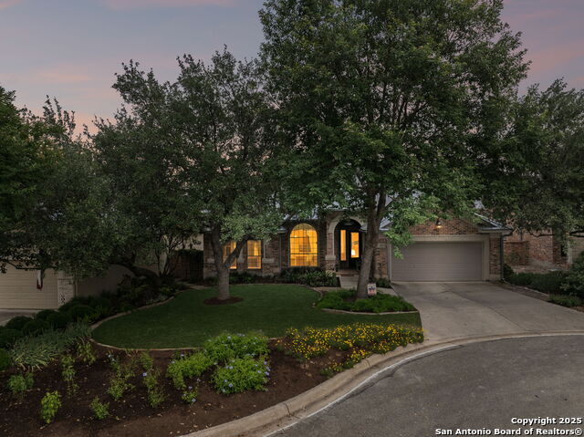 Listing photo id 124 for 126 Calais Way
