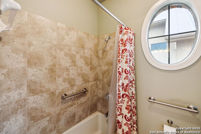 Listing photo id 23 for 126 Calais Way