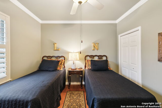 Listing photo id 24 for 126 Calais Way