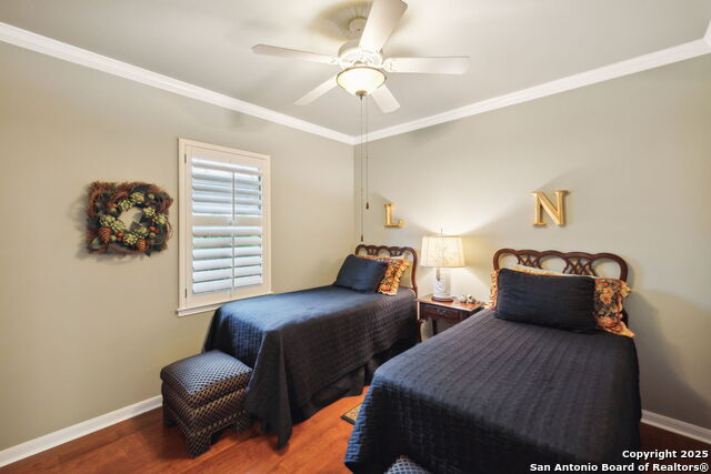Listing photo id 25 for 126 Calais Way
