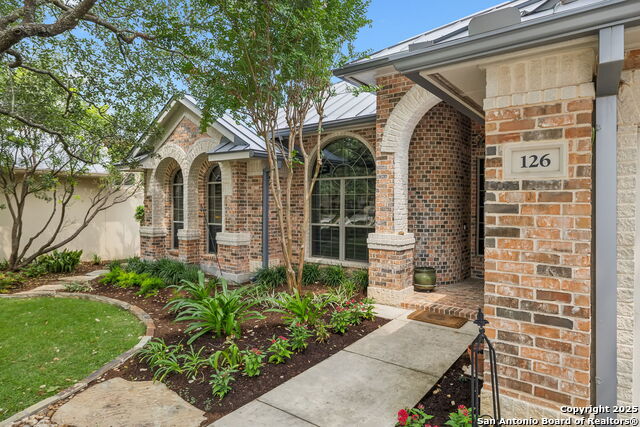 Listing photo id 1 for 126 Calais Way