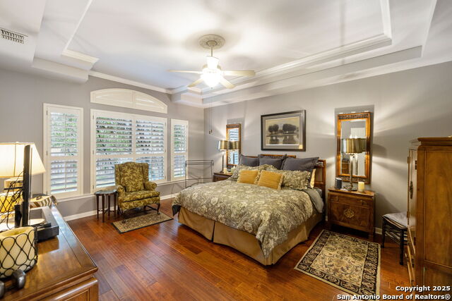 Listing photo id 31 for 126 Calais Way