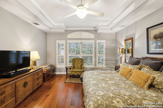 Listing photo id 33 for 126 Calais Way