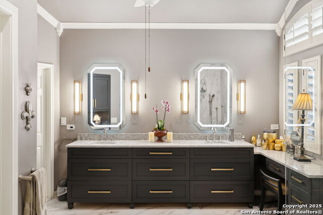 Listing photo id 37 for 126 Calais Way