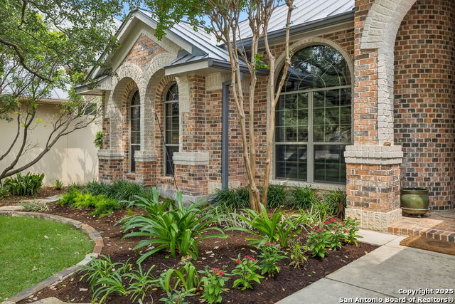 Listing photo id 2 for 126 Calais Way
