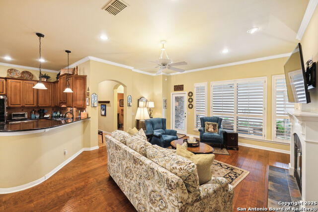Listing photo id 53 for 126 Calais Way