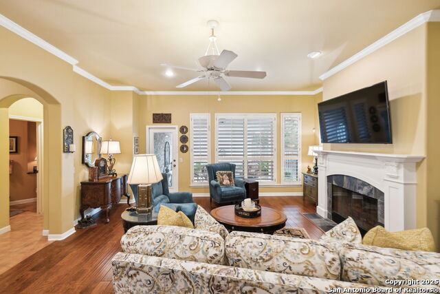 Listing photo id 57 for 126 Calais Way