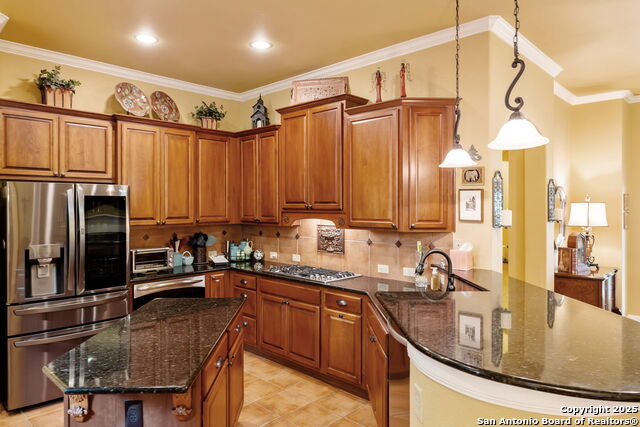 Listing photo id 68 for 126 Calais Way