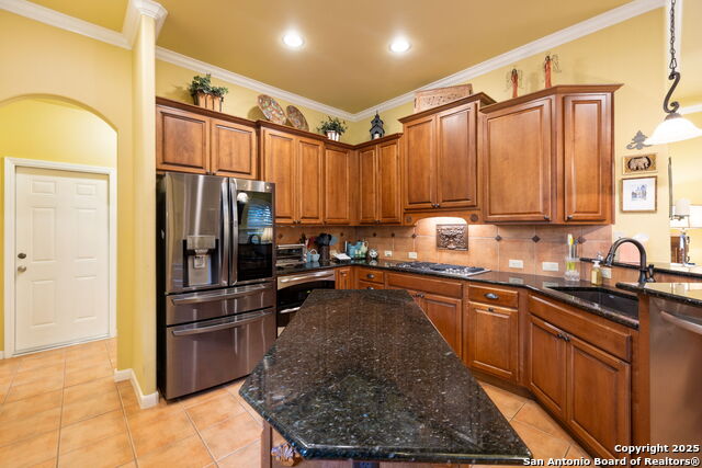 Listing photo id 73 for 126 Calais Way