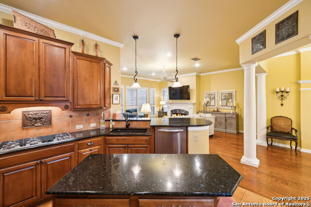 Listing photo id 78 for 126 Calais Way