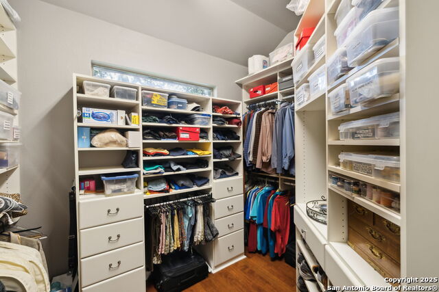 Listing photo id 85 for 126 Calais Way
