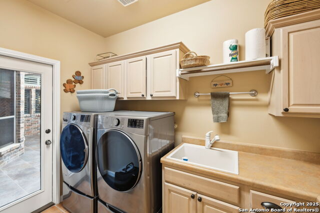 Listing photo id 89 for 126 Calais Way