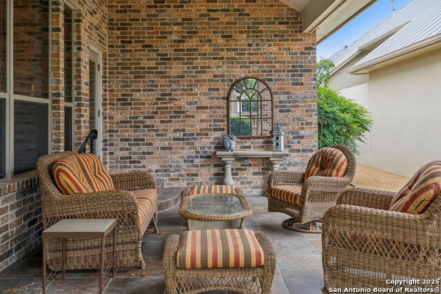 Listing photo id 97 for 126 Calais Way