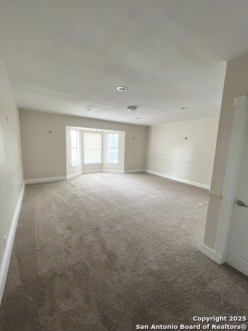 Listing photo id 11 for 8901 Bowline
