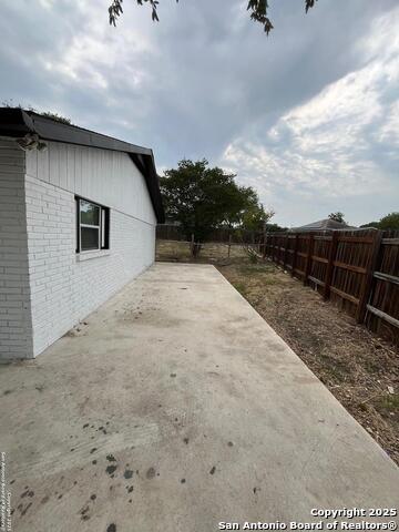Listing photo id 12 for 8901 Bowline
