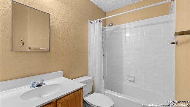 Listing photo id 9 for 4714 Irish Elm