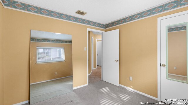 Listing photo id 11 for 4714 Irish Elm