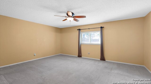 Listing photo id 12 for 4714 Irish Elm