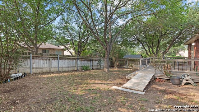 Listing photo id 24 for 4714 Irish Elm