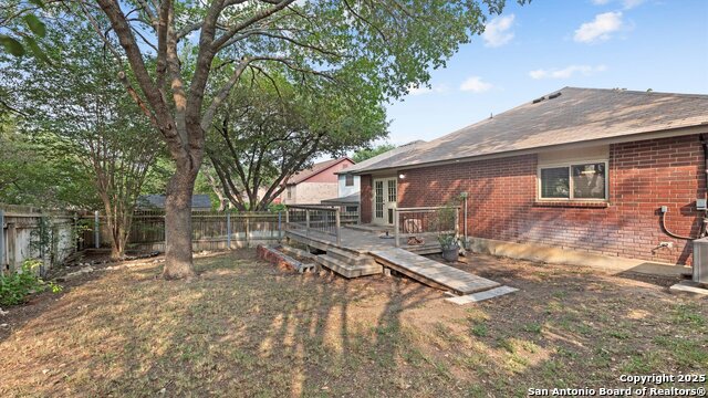 Listing photo id 25 for 4714 Irish Elm