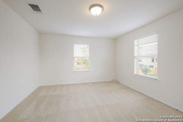 Listing photo id 18 for 6015 Wisteria Hl