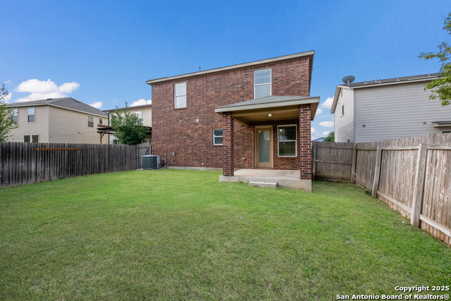Listing photo id 26 for 6015 Wisteria Hl