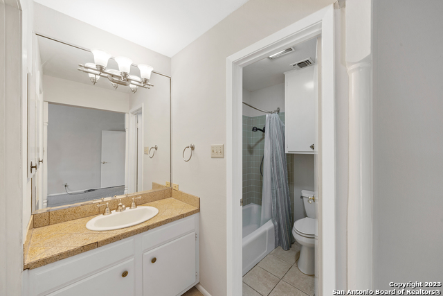 Image 16 of 29 For 11303 Vance Jackson Rd  Apt L