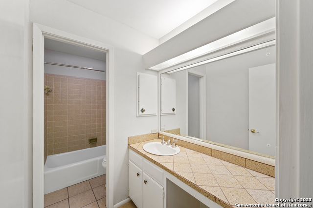Image 17 of 29 For 11303 Vance Jackson Rd  Apt L