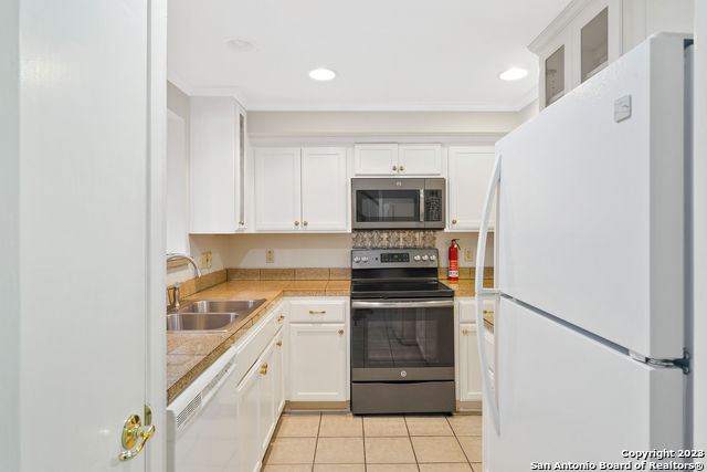 Image 9 of 29 For 11303 Vance Jackson Rd  Apt L