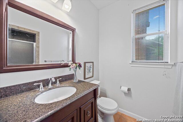 Listing photo id 15 for 2530 Lakehills