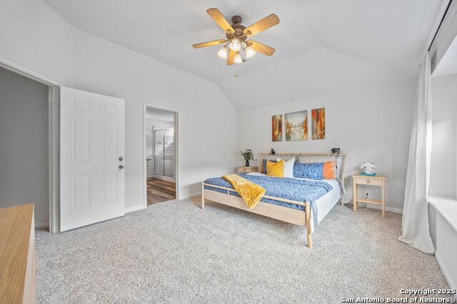 Listing photo id 17 for 2530 Lakehills