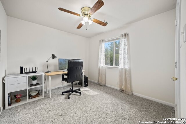 Listing photo id 20 for 2530 Lakehills