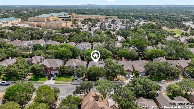 Listing photo id 31 for 2530 Lakehills