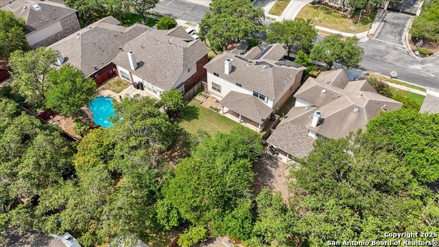 Listing photo id 34 for 2530 Lakehills
