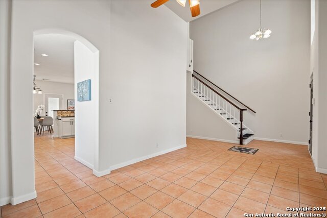 Listing photo id 5 for 2530 Lakehills