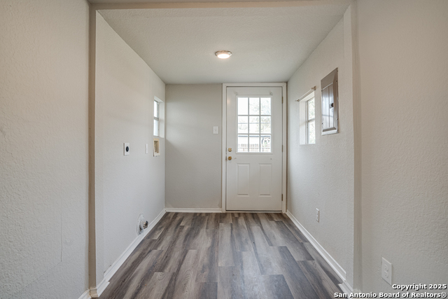 Image 16 of 40 For 2411 Huisache Avenue W