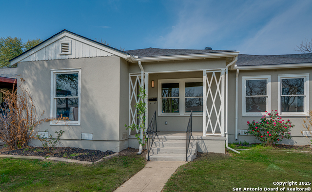 Image 2 of 40 For 2411 Huisache Avenue W