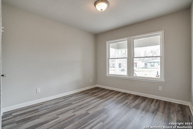Image 24 of 40 For 2411 Huisache Avenue W