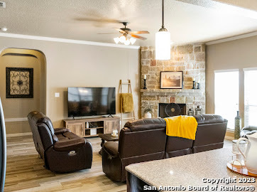 Image 8 of 24 For 818 Grove Bend