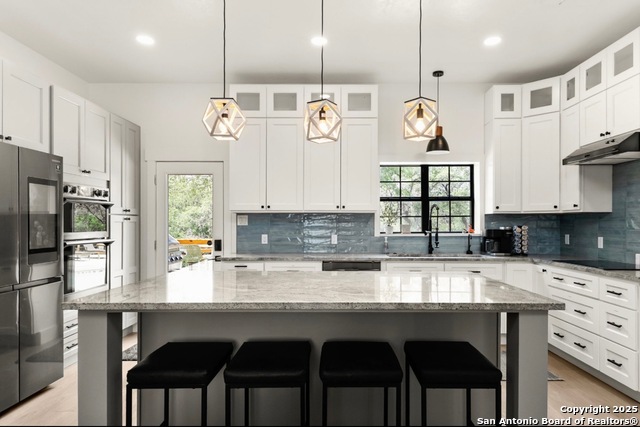 Listing photo id 9 for 3719 Summer Breeze