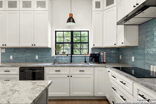 Listing photo id 11 for 3719 Summer Breeze