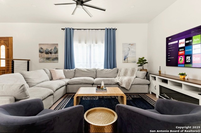 Listing photo id 15 for 3719 Summer Breeze