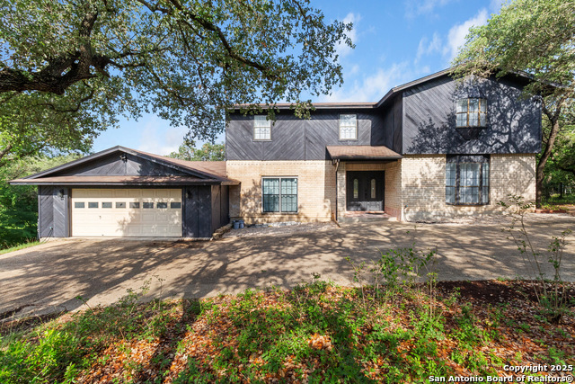 Listing photo id 0 for 3719 Summer Breeze